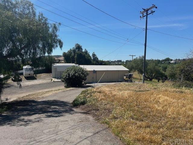 515 Cassou Road, San Marcos CA: https://media.crmls.org/mediaz/6ebb9c3d-79a6-4340-b9a0-b21dfd241930.jpg