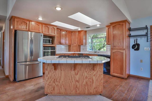 1416 Blue Tent Court,  CA: https://media.crmls.org/mediaz/6ebcbb96-db05-4df6-b9c4-a22bf22eeab1.jpg