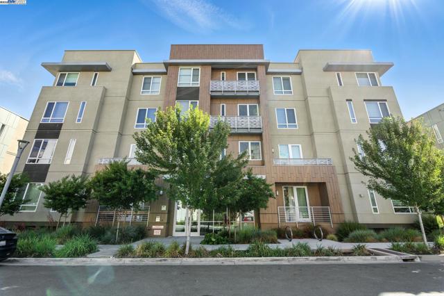 45378 Tom Blalock St, Fremont CA: https://media.crmls.org/mediaz/6ebd1949-22dc-4ac8-ab74-b2f67333d497.jpg