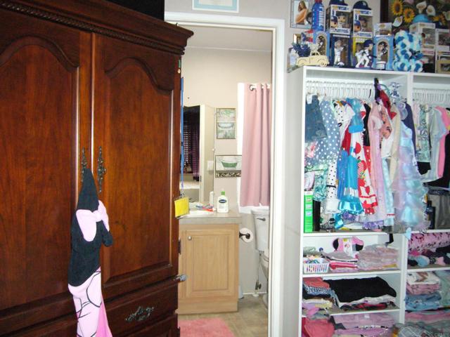 9902 Jamacha Blvd., Spring Valley CA: https://media.crmls.org/mediaz/6ebde07f-5645-46c5-8ee8-b90b926e6e92.jpg