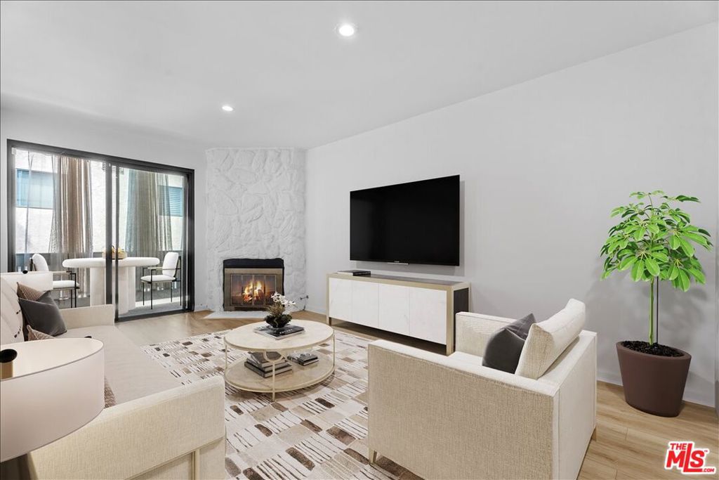 8162 Manitoba Street #209
