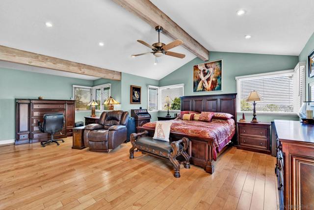 17505 Corte Lomas Verde, Poway CA: https://media.crmls.org/mediaz/6ebe0e5a-585a-4997-98ae-fae518874cb0.jpg