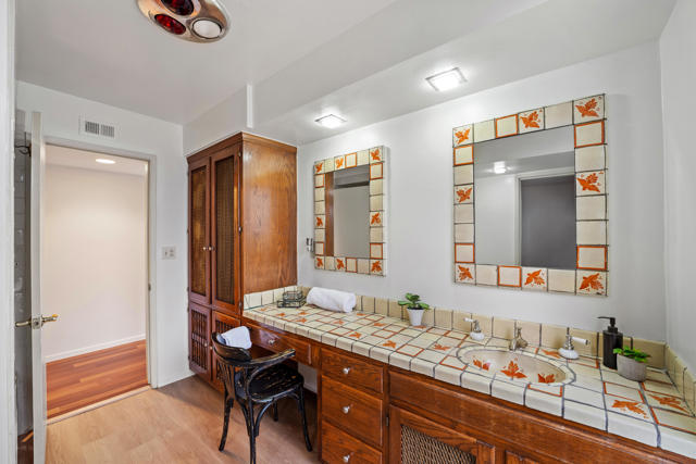 5324 Felice Place, Woodland Hills CA: https://media.crmls.org/mediaz/6ebf359c-f054-4bb9-852c-36587fe7958d.jpg