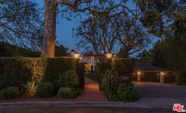 Drew Fenton | 685 Elkins Road Los Angeles CA | MLS: 7231884 Drew Fenton | 685 Elkins Road Los Angeles CA | MLS: 7231884