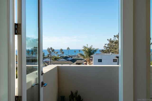 4563 Point Loma Ave, San Diego CA: https://media.crmls.org/mediaz/6ebfb4d8-b7ef-4931-95ff-553bc4c0c35e.jpg