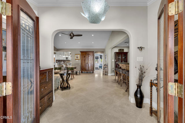 9999 Wornom Avenue, Sunland CA: https://media.crmls.org/mediaz/6ebfcd35-8249-4bd3-b5b7-b9843ab06971.jpg