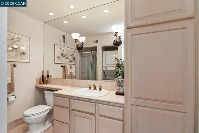 1816 Golden Rain, Walnut Creek CA: https://media.crmls.org/mediaz/6ec015fa-5c7c-4d79-a44c-30e81c6c5a3a.jpg