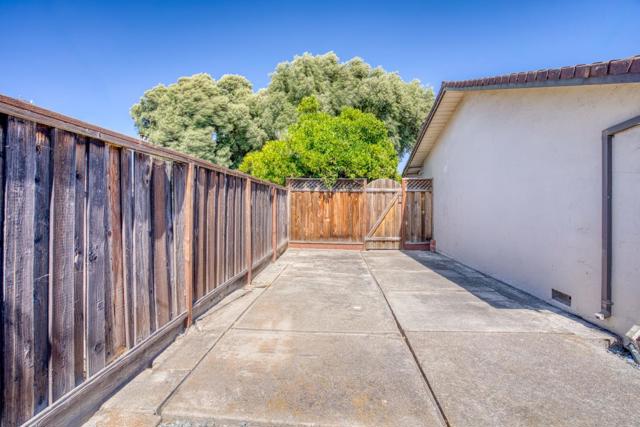5381 Carryback Avenue, San Jose CA: https://media.crmls.org/mediaz/6ec0b523-8dfa-4063-b453-0c2788ad4ba0.jpg