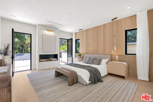 4046 Shadyglade Avenue, Studio City CA: https://media.crmls.org/mediaz/6ec0dbbb-65b0-4d77-b8a4-40c1ed360099.jpg