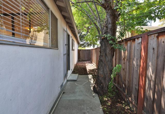 1841 Briarwood Drive, Santa Clara CA: https://media.crmls.org/mediaz/6ec117bb-9897-4bf1-a064-4fcdb9986012.jpg