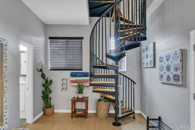 Detail Gallery Image 9 of 25 For 1145 Emerald St Rear (Alley),  –,  CA 92109 - 2 Beds | 2 Baths