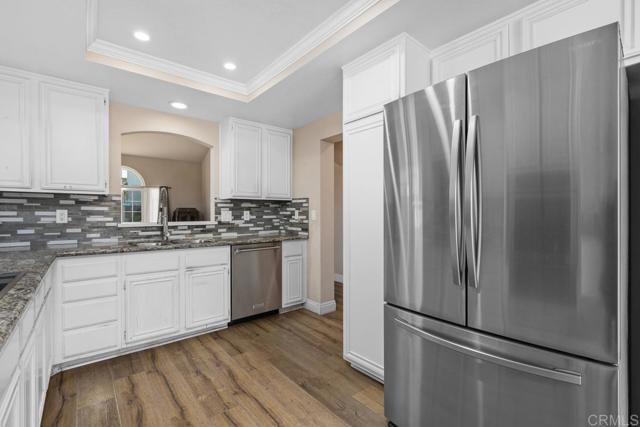 Detail Gallery Image 10 of 29 For 2067 Paseo De Anza, Vista,  CA 92084 - 3 Beds | 2 Baths