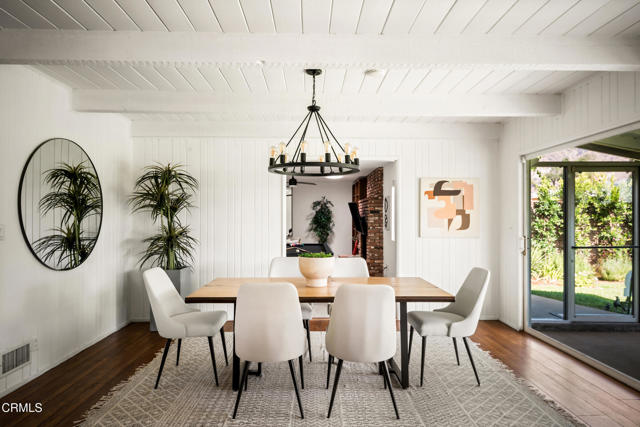 Detail Gallery Image 10 of 45 For 1640 N Altadena Dr, Pasadena,  CA 91107 - 3 Beds | 2 Baths