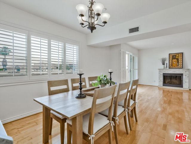 320 S Willaman Drive, Los Angeles CA: https://media.crmls.org/mediaz/6ec3170f-bbc5-4358-a979-bdfb112ba119.jpg