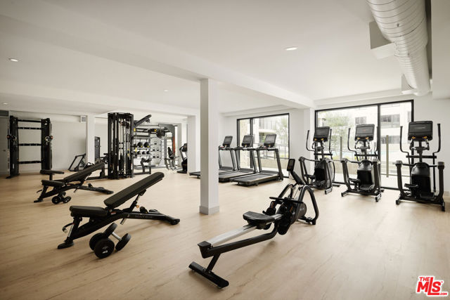 299 E Thousand Oaks Boulevard, Thousand Oaks CA: https://media.crmls.org/mediaz/6ec31d78-1b0d-4aa9-b613-5ca809ad865d.jpg