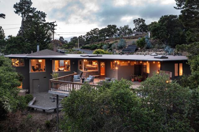 25275 Arriba Del Mundo, Carmel CA: https://media.crmls.org/mediaz/6ec33a08-7c2c-42f8-943d-d9e56e30a9ca.jpg
