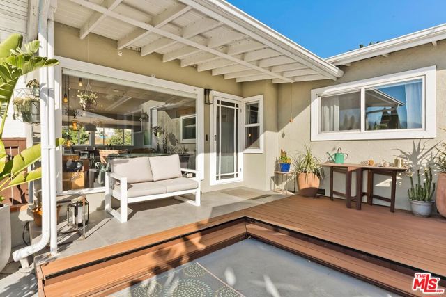 1410 Wellesley Drive, Glendale CA: https://media.crmls.org/mediaz/6ec350d0-917f-4eaf-ba16-60ce3bf16131.jpg