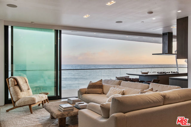 18954 Pacific Coast Highway, Malibu CA: https://media.crmls.org/mediaz/6ec3aa99-7334-45c0-bb0f-cdfb1908e216.jpg