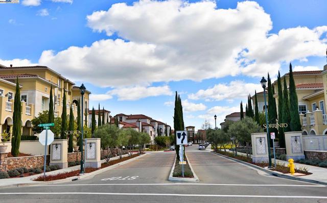 3105 Vittoria Loop, Dublin CA: https://media.crmls.org/mediaz/6ec48517-33da-4b12-bfab-f01e287312bf.jpg