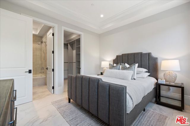 4351 Vanalden Avenue, Tarzana CA: https://media.crmls.org/mediaz/6ec4d258-0a41-4b2b-82fe-4c603a432547.jpg