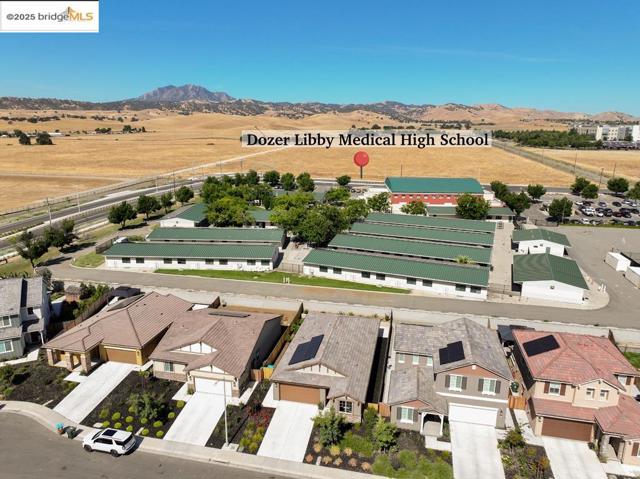 5424 Nimis Way, Antioch CA: https://media.crmls.org/mediaz/6ec5fdf7-63e0-4fa3-a6df-6a8f3d3d2fc4.jpg