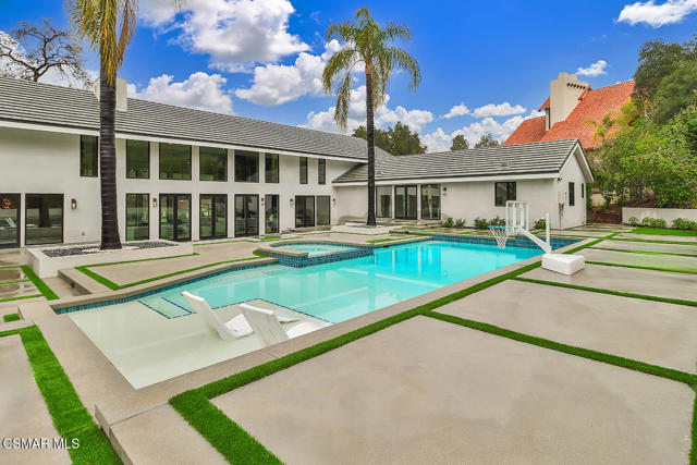 31754 Foxfield Drive, Westlake Village CA: https://media.crmls.org/mediaz/6ec61d79-8d83-4e0f-88c9-2eb522c811cb.jpg