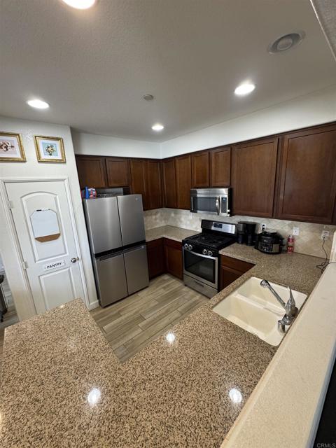 1614 Sanderling Avenue, Chula Vista CA: https://media.crmls.org/mediaz/6ec67706-4b0f-4722-a8d4-dd593c031d37.jpg