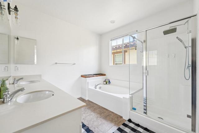 4778 Hawkins St, Antioch CA: https://media.crmls.org/mediaz/6ec73b44-8037-43a3-8b5c-4b158436e718.jpg