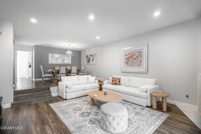 21901 Burbank Boulevard, Woodland Hills CA: https://media.crmls.org/mediaz/6ec7545d-93e2-4f13-b882-188469b8ae81.jpg