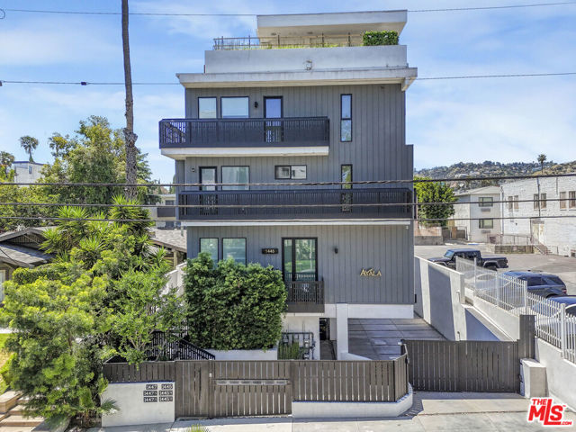 1445 1/4 N Martel Avenue, Los Angeles CA: https://media.crmls.org/mediaz/6ec76095-83a3-448a-a650-201881f8b62d.jpg