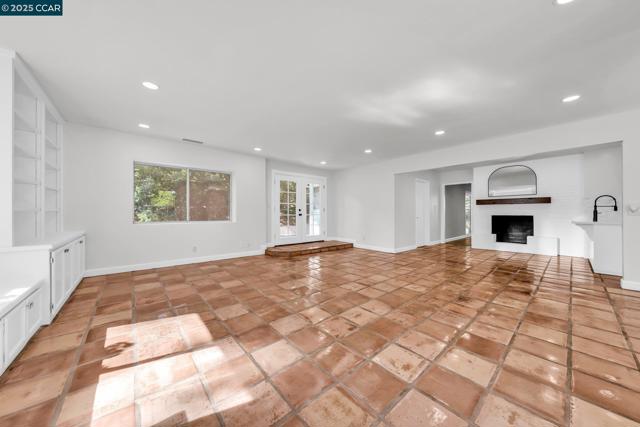 205 Castle Hill Ranch Rd, Walnut Creek CA: https://media.crmls.org/mediaz/6ec7a7ca-8e44-4b73-911a-43c2b8febbfe.jpg