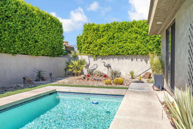 29 El Roble Court, Rancho Mirage CA: https://media.crmls.org/mediaz/6ec8c5a3-6a82-464b-bb11-1c13f4626300.jpg