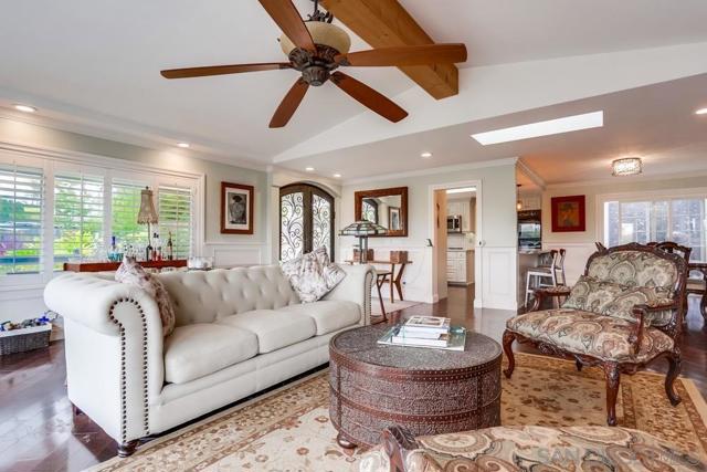 2293 Alta Vista Drive, Vista CA: https://media.crmls.org/mediaz/6ec91169-8287-4521-bf43-46ae883b9679.jpg