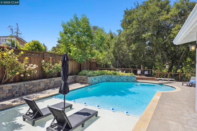 36 Playa Ct, San Ramon CA: https://media.crmls.org/mediaz/6ec91b3e-756c-4fe6-8148-a18cd3e31079.jpg