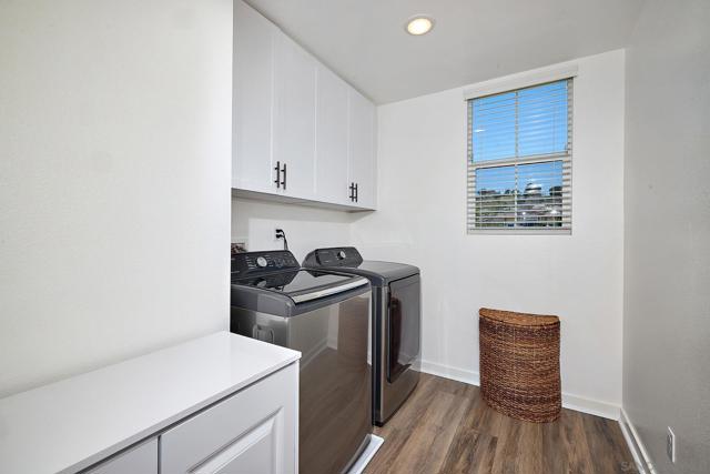 13070 Olympus Cir, Poway CA: https://media.crmls.org/mediaz/6ec94b54-d9a2-4a96-b91c-8562ef5cb139.jpg