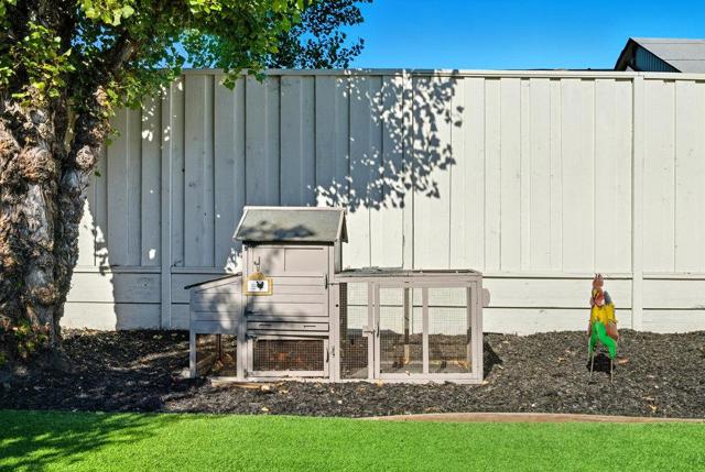 320 N Ellsworth Avenue, San Mateo CA: https://media.crmls.org/mediaz/6ec99f0b-095d-4afd-8462-15964aa87ff3.jpg