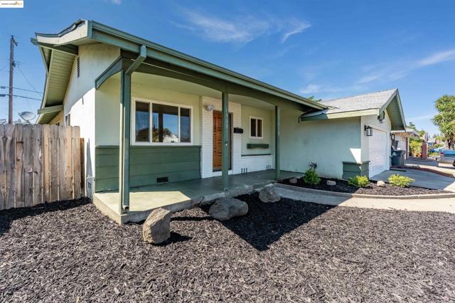 1908 New Jersey St, Fairfield CA: https://media.crmls.org/mediaz/6ec9a462-ae1c-40ce-ac2f-e2923c9c9ab9.jpg