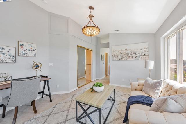 4069 Pergola CT, Castro Valley CA: https://media.crmls.org/mediaz/6ec9f600-8f68-406a-bb07-4ff26c745c78.jpg