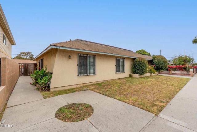 4834 4836 Terrace Avenue, Oxnard CA: https://media.crmls.org/mediaz/6eca5f92-e1df-4852-b766-4e4a5f37fa08.jpg