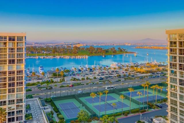 1720 Avenida Del Mundo, Coronado CA: https://media.crmls.org/mediaz/6eca6055-2fea-4355-abdb-76afbac17a74.jpg