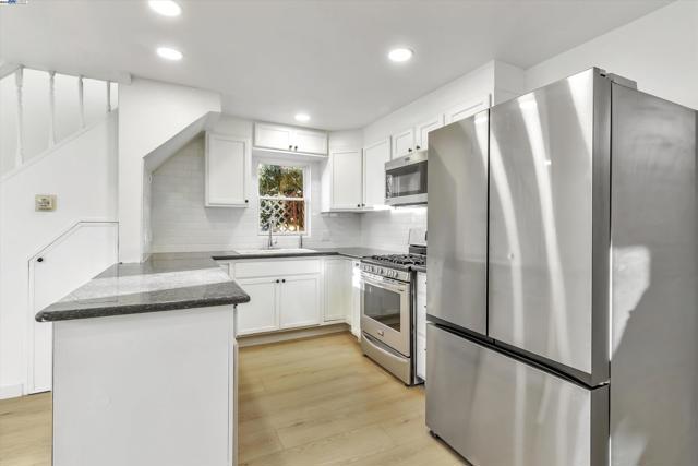 Image 18 of 58 For 1119 Kains Ave