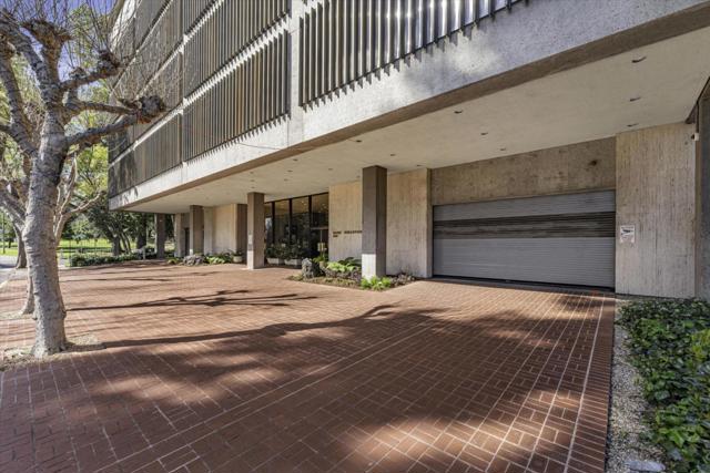 565 Bellevue Avenue, Oakland CA: https://media.crmls.org/mediaz/6ecad1c2-aa76-4d9d-a62f-7449ea2792f6.jpg