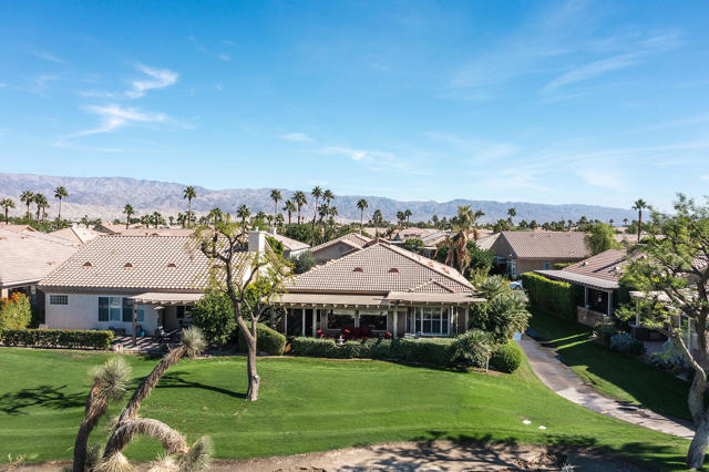 43363 N Heritage Palms Drive, Indio CA: https://media.crmls.org/mediaz/6ecb06e4-3c84-45c2-9302-d47e56cfadf9.jpg