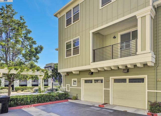 40702 Greystone Ter, Fremont CA: https://media.crmls.org/mediaz/6ecb5bc9-80b0-40f0-9db1-39d097539ba0.jpg