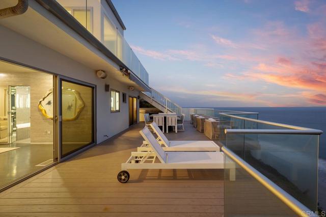 Detail Gallery Image 9 of 47 For 806 4th St, Encinitas,  CA 92024 - 5 Beds | 5/2 Baths