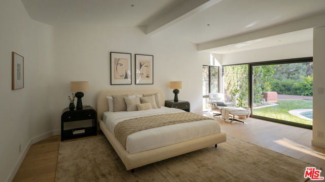 2247 Chelan Place, Los Angeles CA: https://media.crmls.org/mediaz/6ecb72c3-a9a4-4309-b49f-71a76a996981.jpg
