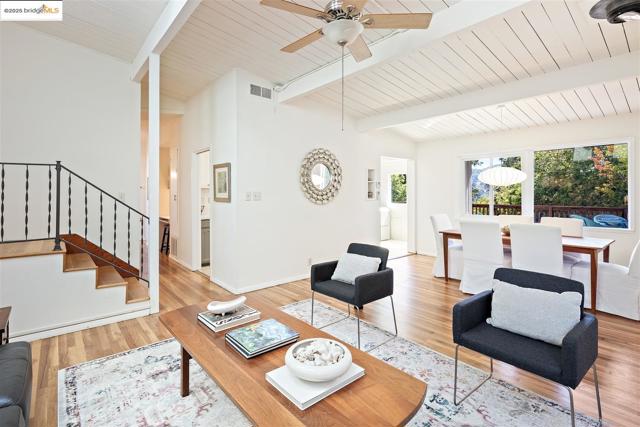 2871 Stephen Dr, Richmond CA: https://media.crmls.org/mediaz/6ecd586d-cf33-4ee3-9e70-a077ec67d2b3.jpg