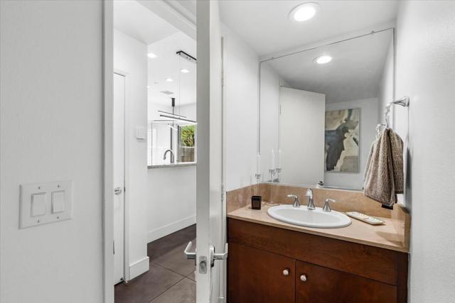 252 Breeze Loop, Palm Springs CA: https://media.crmls.org/mediaz/6ece29ae-247e-45cd-bc2f-4252615c38ee.jpg