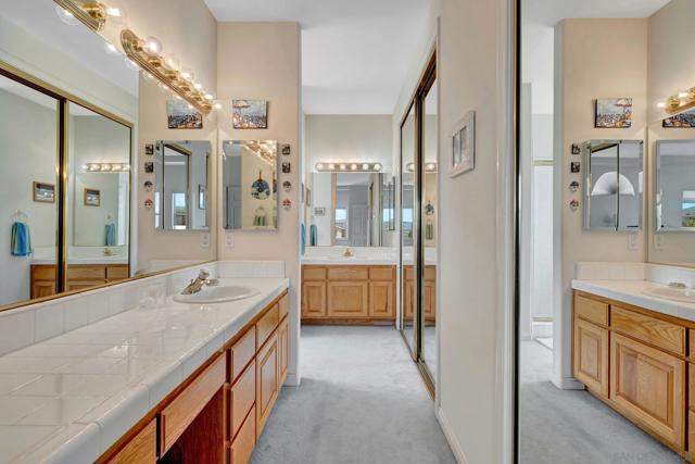 2106 Zachary Gln, Escondido CA: https://media.crmls.org/mediaz/6ece9678-02ac-4089-a1b4-931c3439e2c9.jpg