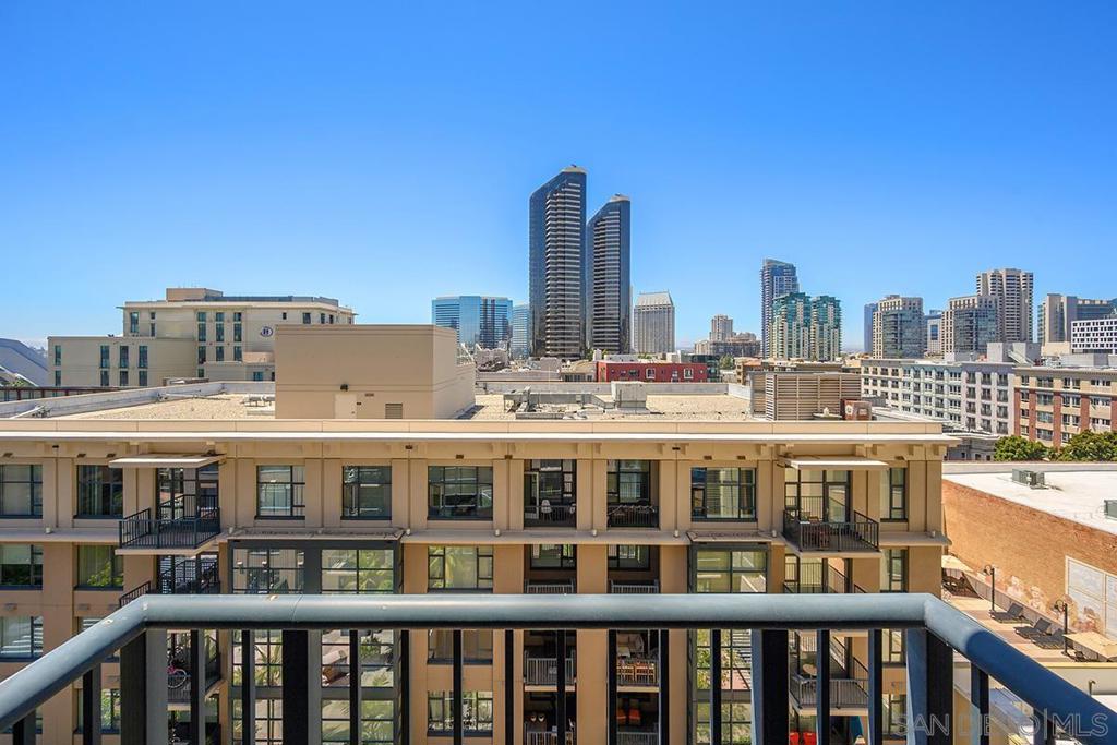 MLS #250027318SD img 1